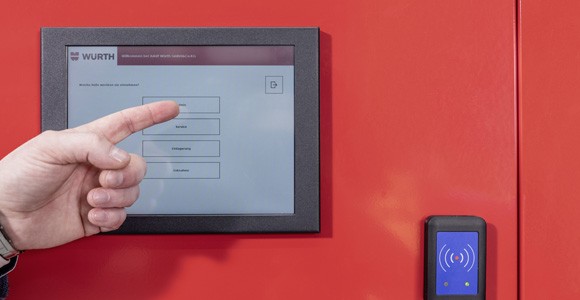 Kontrolenheden kan bl.a. bruges til statistikker, registrering af produkter, brugere og ordrecyklusser.