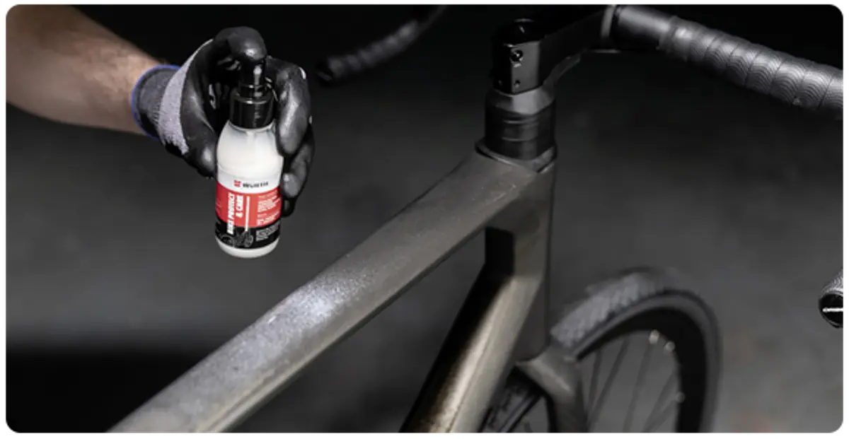 1. Fjern alt skidt fra stel og hjul ​