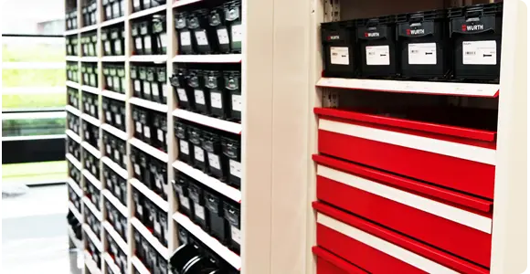 Hverken mere eller mindre​  Dét får du med boltevarer i lige præcis den mængde, du skal bruge og opbevaret i praktiske ORSY® Flex reoler.