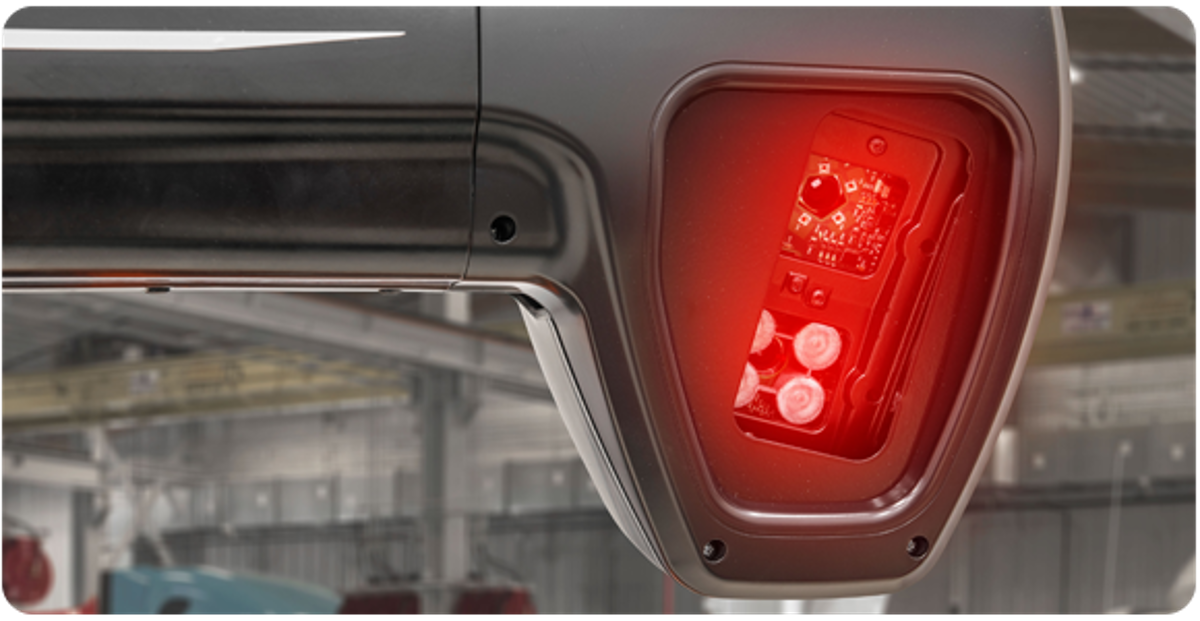 Sporingsudstyr fra Hunter Engineering anvender patenteret kamerateknologi til at måle hjulenes position og vinkler.